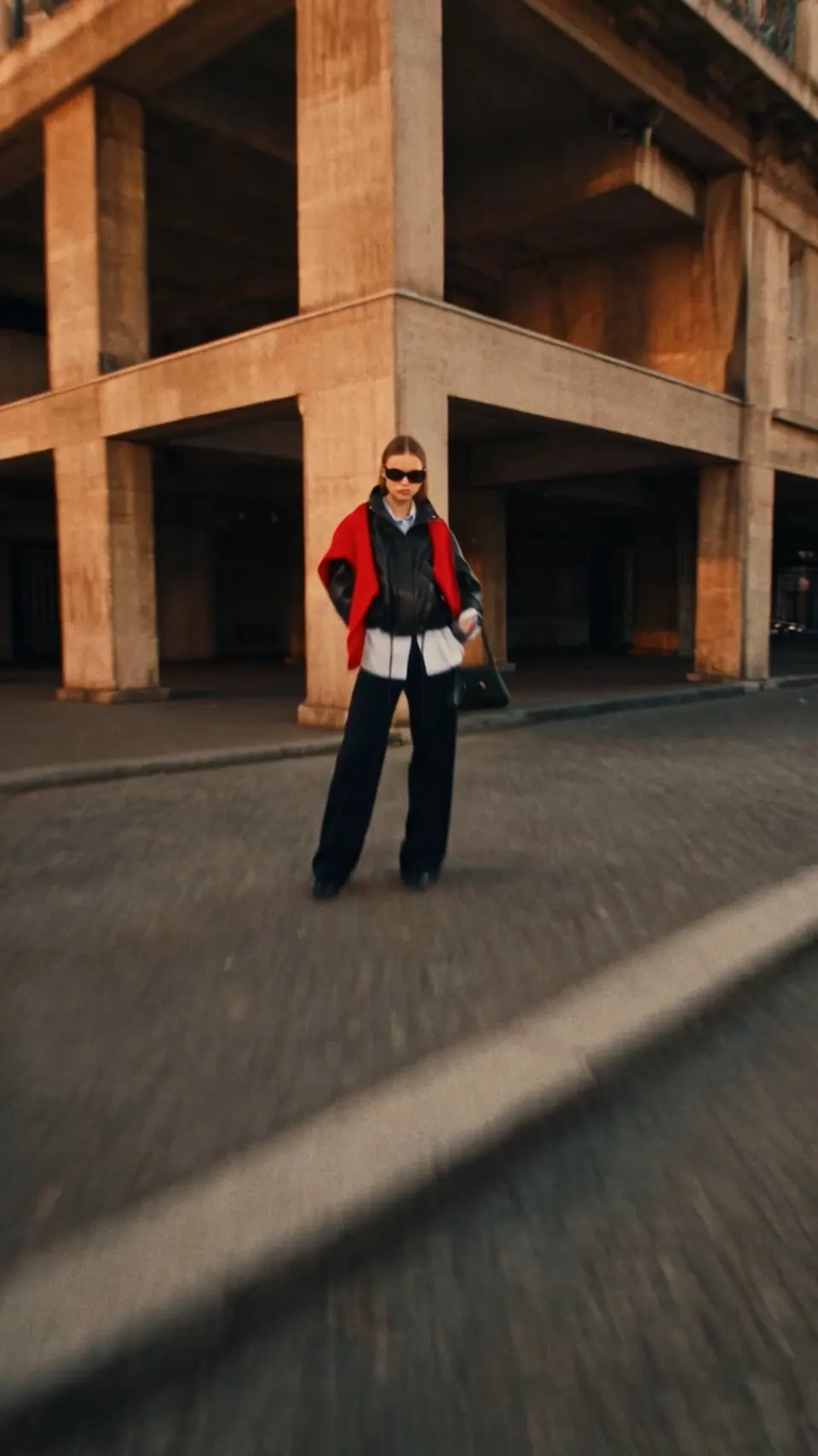 H&M | Rouge dans la ville